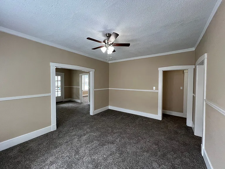 1263 Forrest Ave — Photo 7