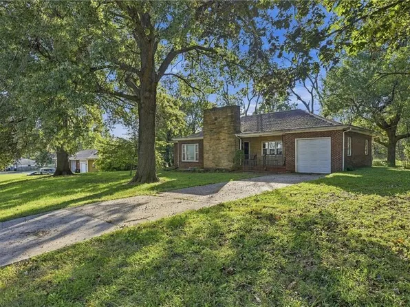 8614 Evanston Ave, Raytown, MO 64138