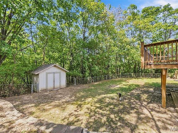 4th image of 5015 Country Ridge Dr
