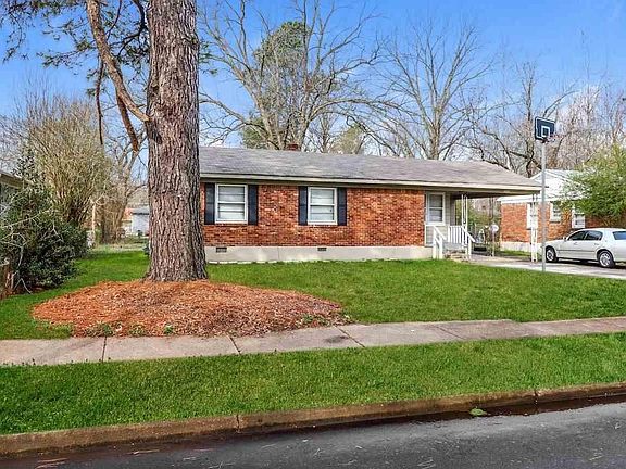 3rd image of 3531 Gowan Dr