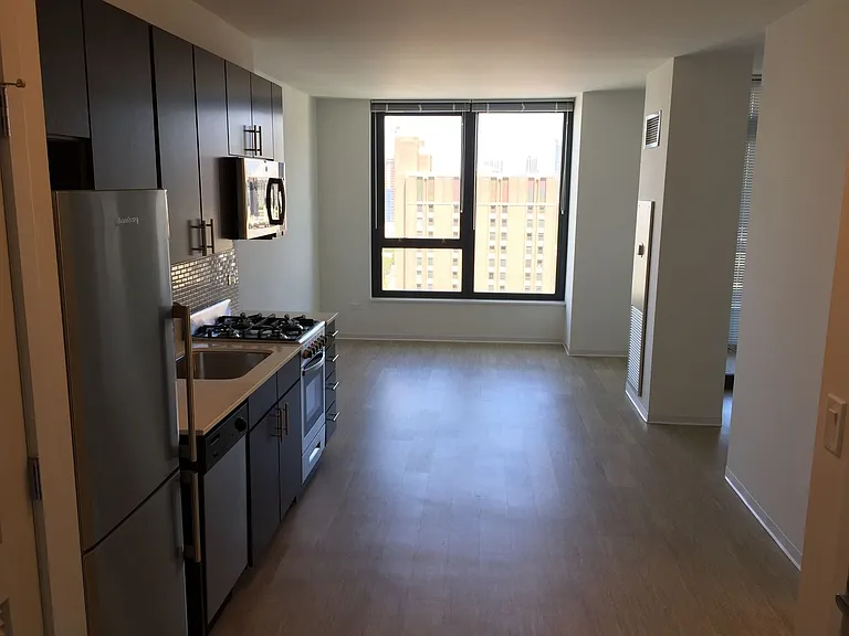 River North Luxury, On Display — Photo 26