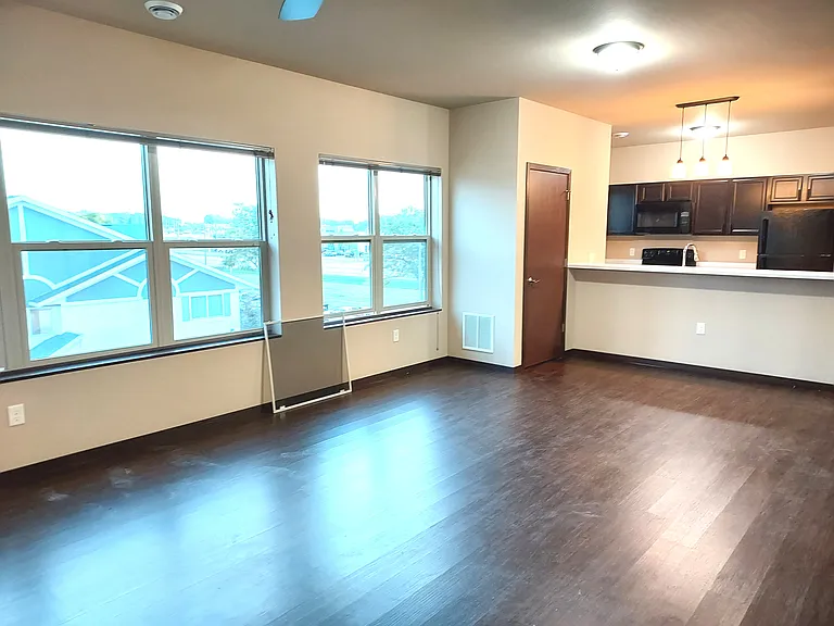 700 Nygaard St #7 — Photo 20