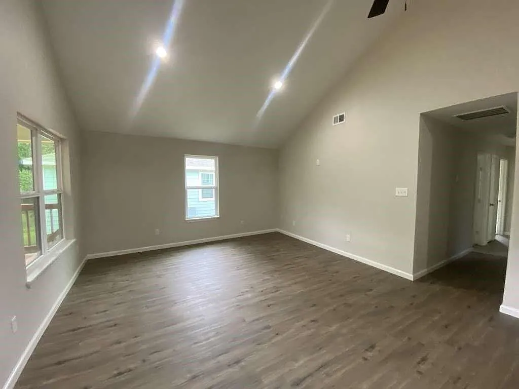 3 bed, 2.0 bath, $1,799 — Photo 4