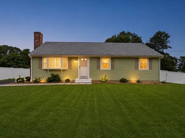 40 North St, Dennis Port, MA 02639