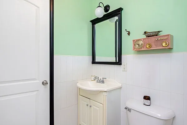 Sold by Keller Williams NYC | media 7