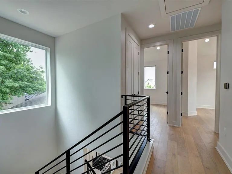4424 Hank Ave #3 — Photo 6