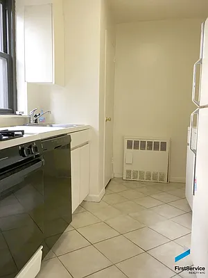 Rented by FirstService Realty (legacy) | media 10