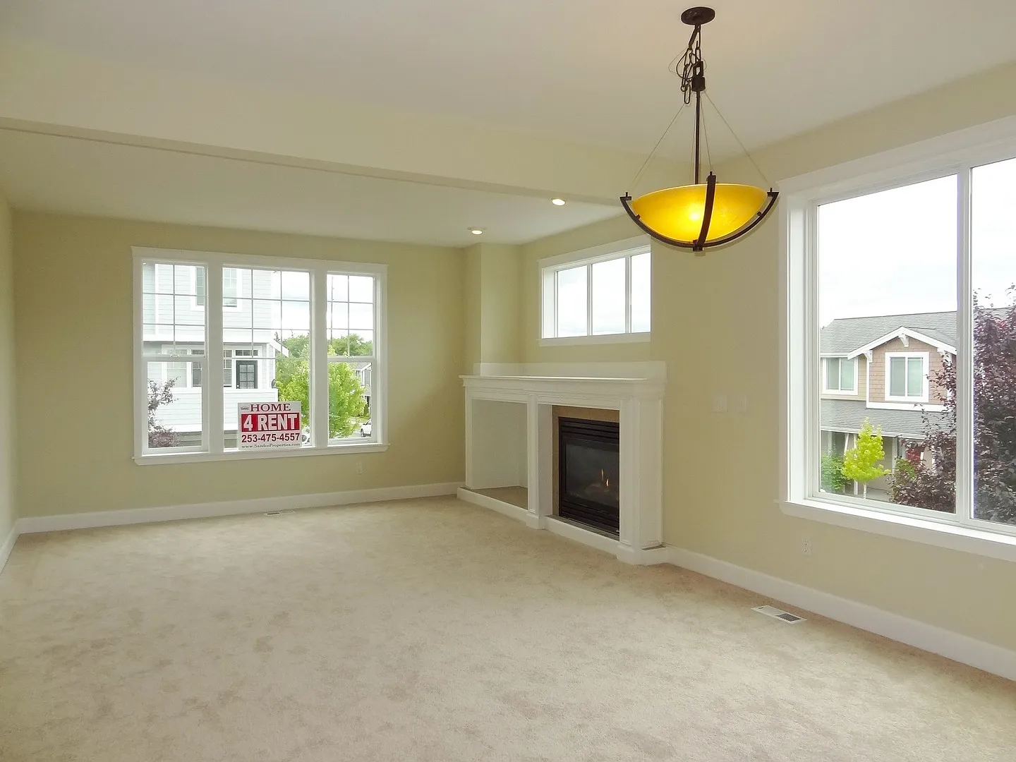 Up Schools! 3 Bdrm, 2.5 Bath, $2795 Rent + $26.50 Rbp + $68.18 Monthly Pc Sewer — Photo 3