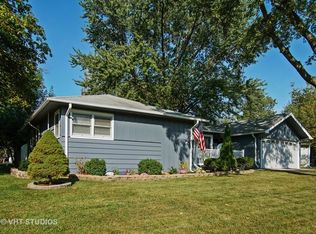 3733 Bluebird Ln, Rolling Meadows, IL 60008