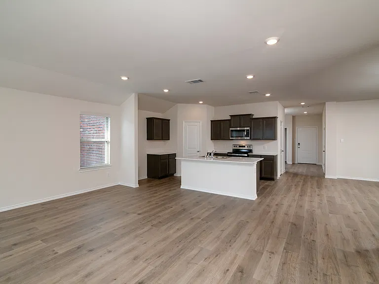 201 Tadpole Ln — Photo 3