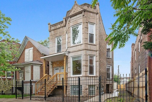 1st image of 551 N Lawler Ave