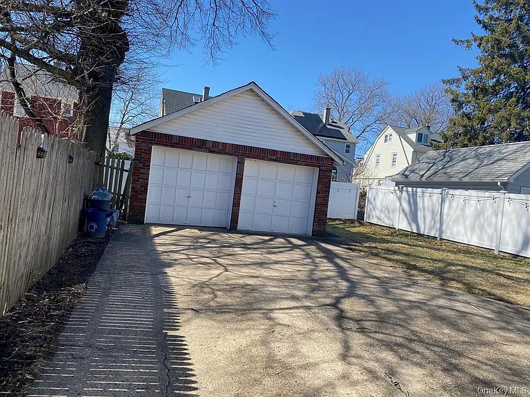202 Park Ave — Photo 10