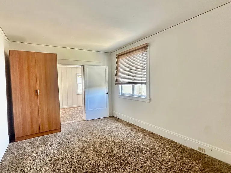 1512 Arch St — Photo 9
