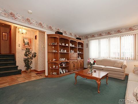 3rd image of 1474 Sidney Ct
