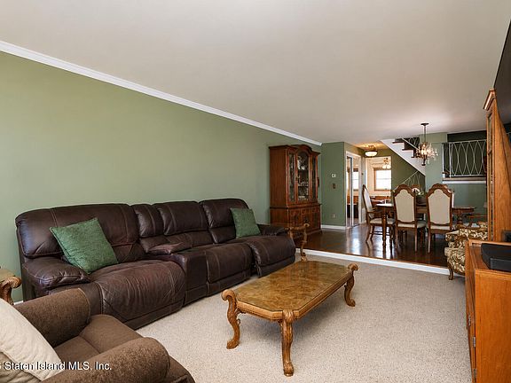 2nd image of 31 Maybury Ct