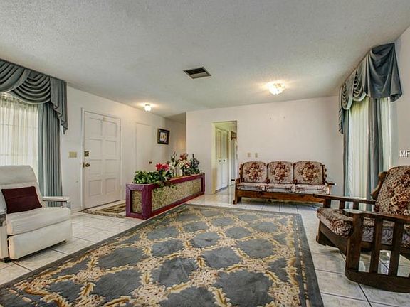 3rd image of 6400 Brook Hollow Ct