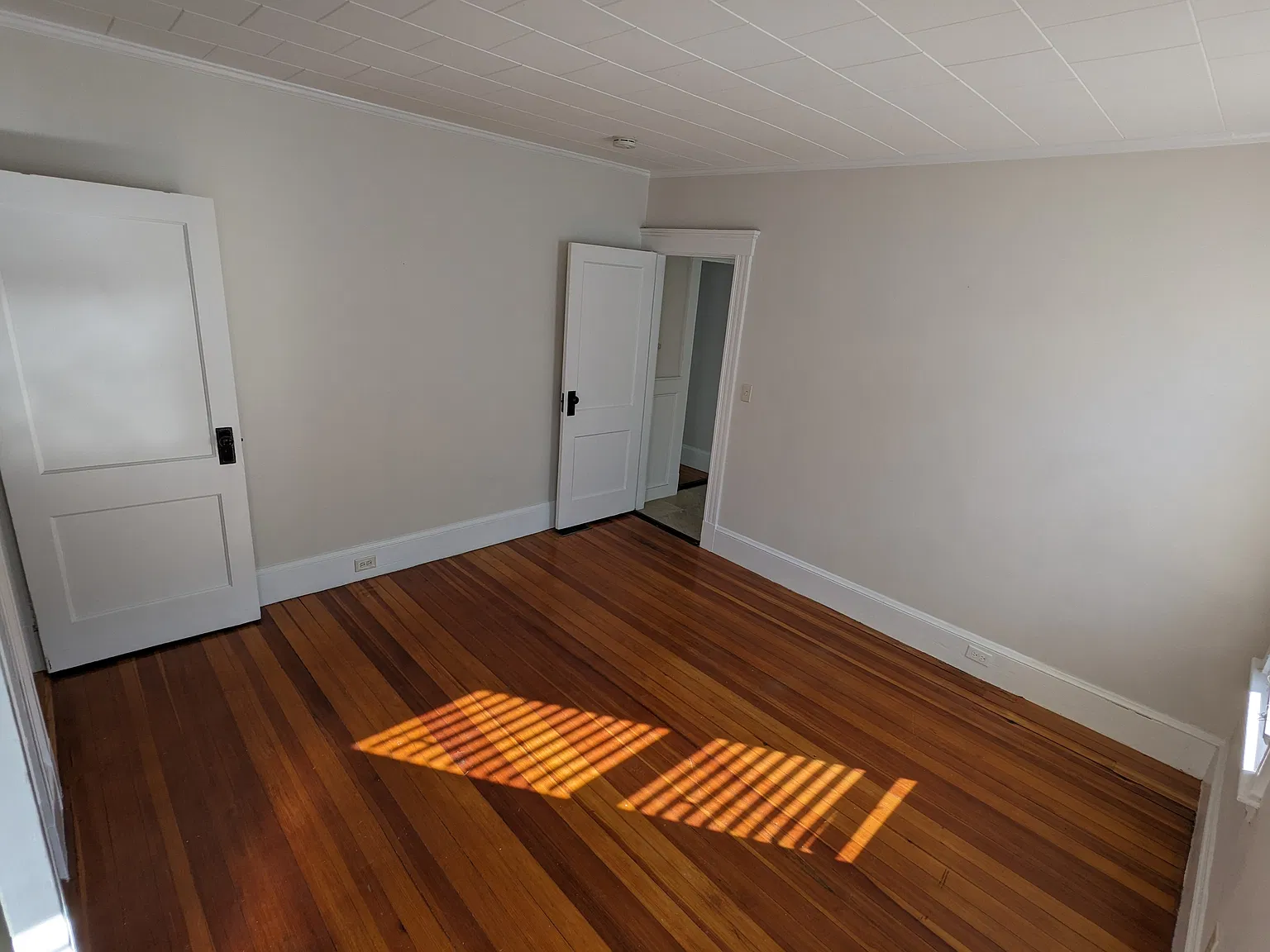 2 bed, 1084 sqft, $2,900 — Photo 2