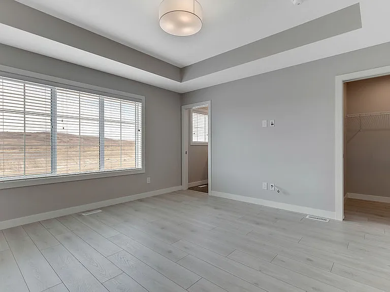 146 Creekside Dr SW #UPPER — Photo 22