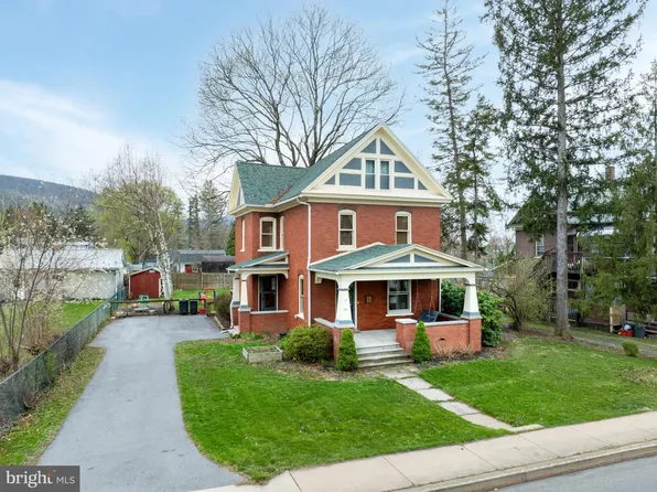 124 S Main St, Pleasant Gap, PA 16823