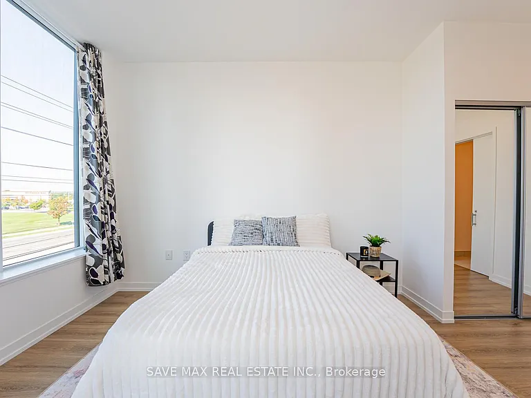 2485 Eglinton Ave W #402 — Photo 22