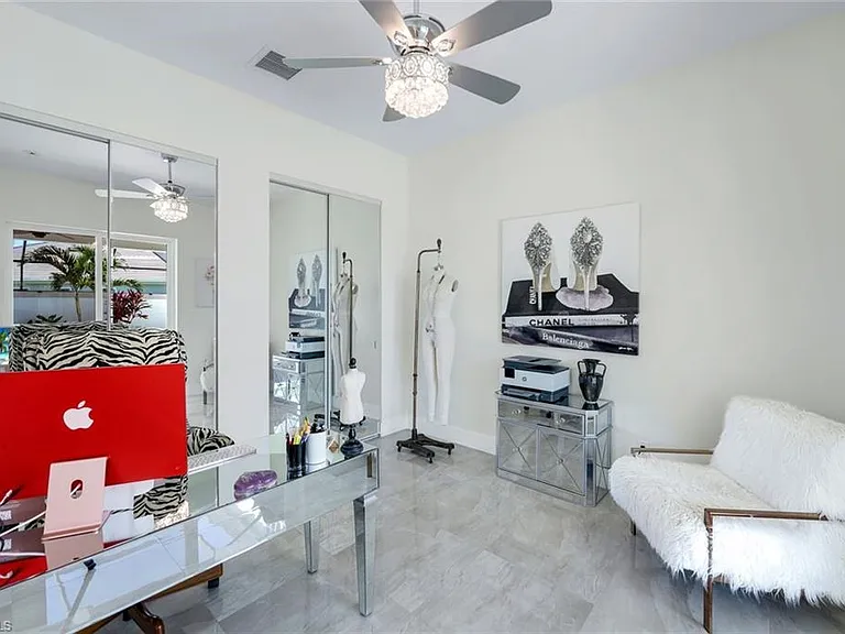 22660 Fairlawn Ct — Photo 30