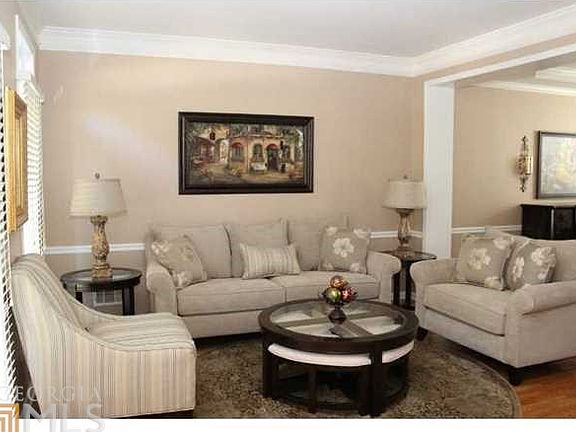 4th image of 355 Trowbridge Ln
