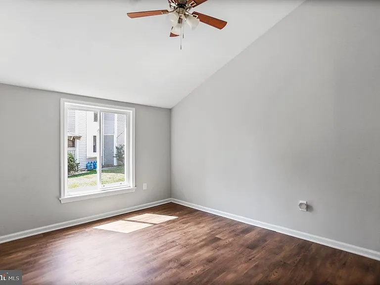 1523 Kensington Dr — Photo 20