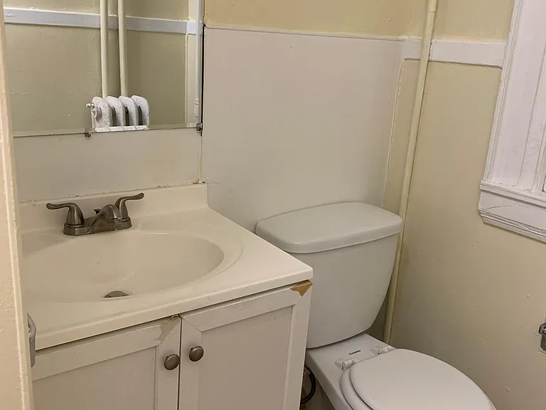 409 Richmond Ave #2B — Photo 9