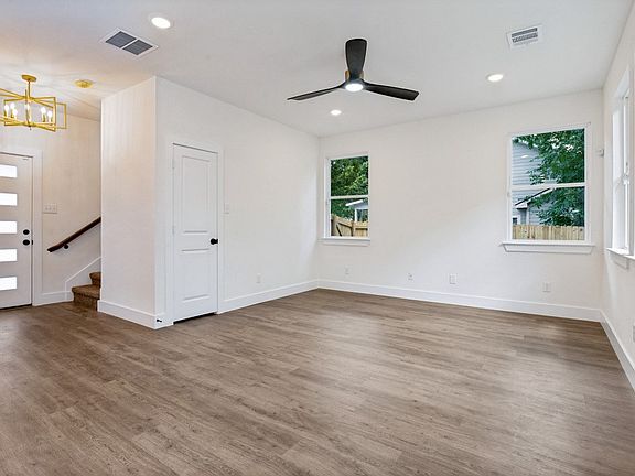 3rd image of 8916 Whitehall Ln