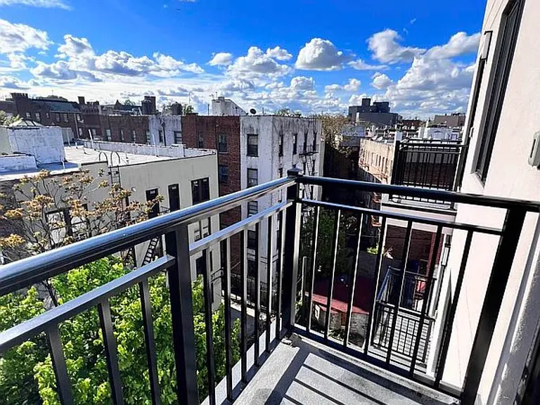 680 E 21st St #PHC — Photo 5