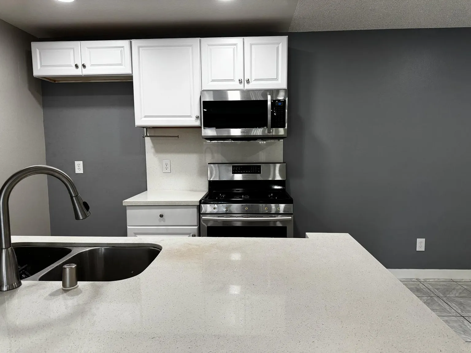 2 bed, 2.0 bath, 994 sqft, $2,150 — Photo 3
