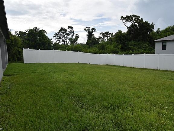 5th image of 4666 Villa Capri LN