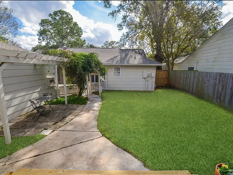 13814 Lynnwood Ln — Photo 25