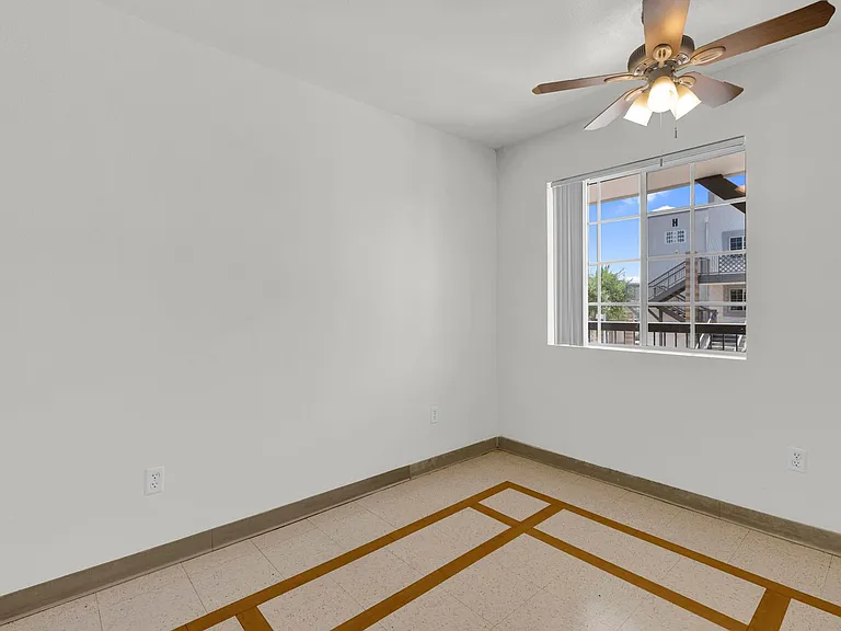 2302 W Colter St — Photo 65