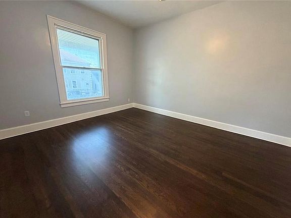3rd image of 518 Barnett Ave
