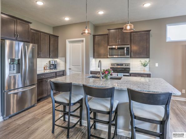 16912 Virginia St, Omaha, NE 68136