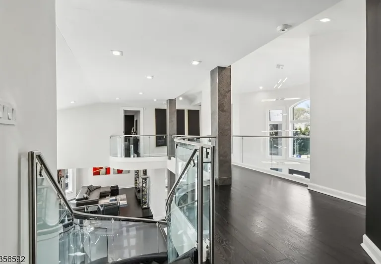 63 Roberts Rd — Photo 17