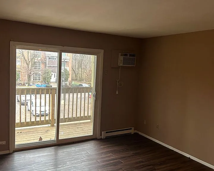 547 Ashland Ave — Photo 6