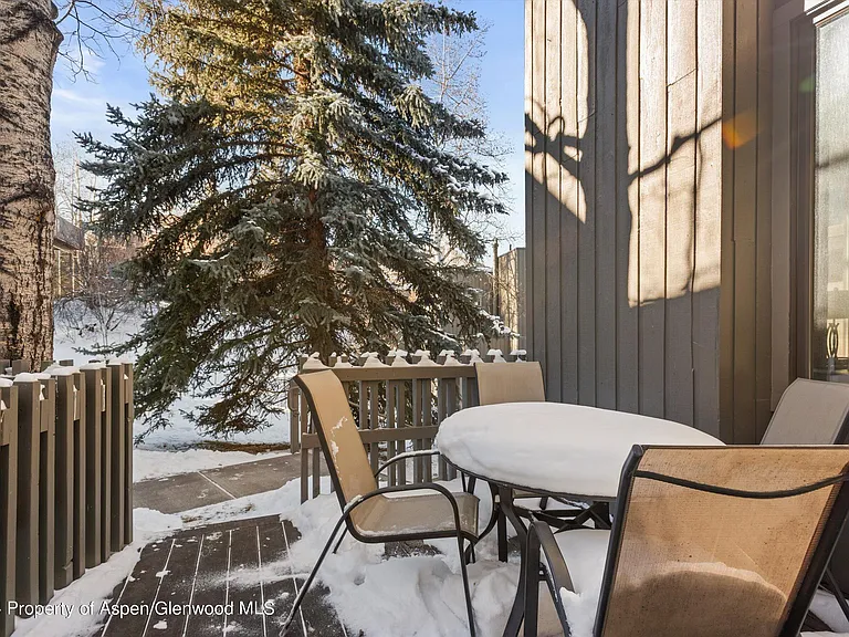 374 Meadow Ranch Dr — Photo 21