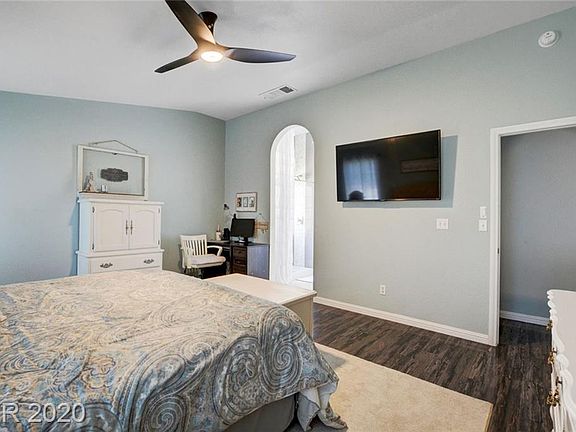 4th image of 4921 Glenarden Dr