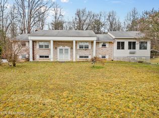1050 Wooddale Church Rd, Strawberry Plains, TN 37871