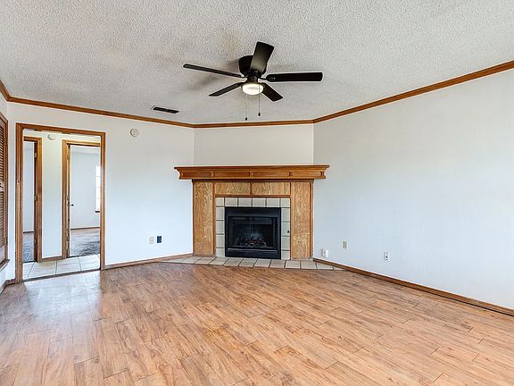 3rd image of 7405 Waco Ave APT D