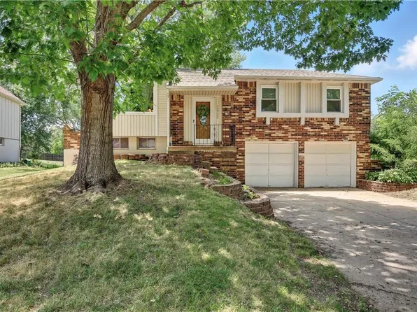 12722 S Edinburgh St, Olathe, KS 66062