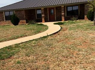 320 Hines Rd, Tye, TX 79563