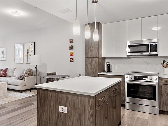 4th image of 771 Harrison Ave #208