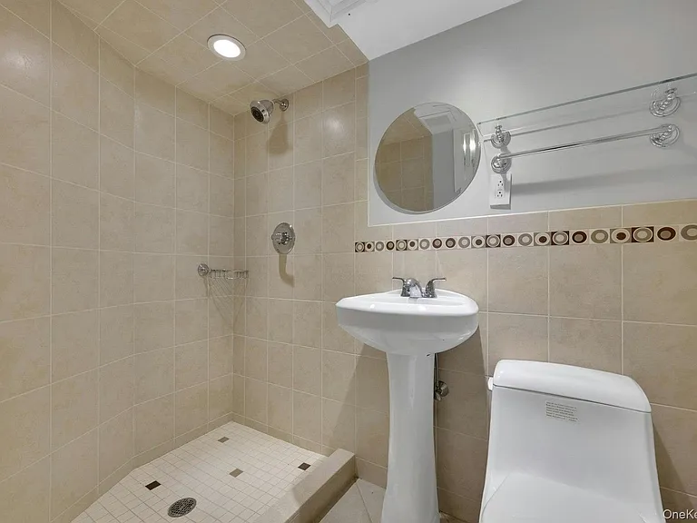 47 Highland Ave — Photo 27