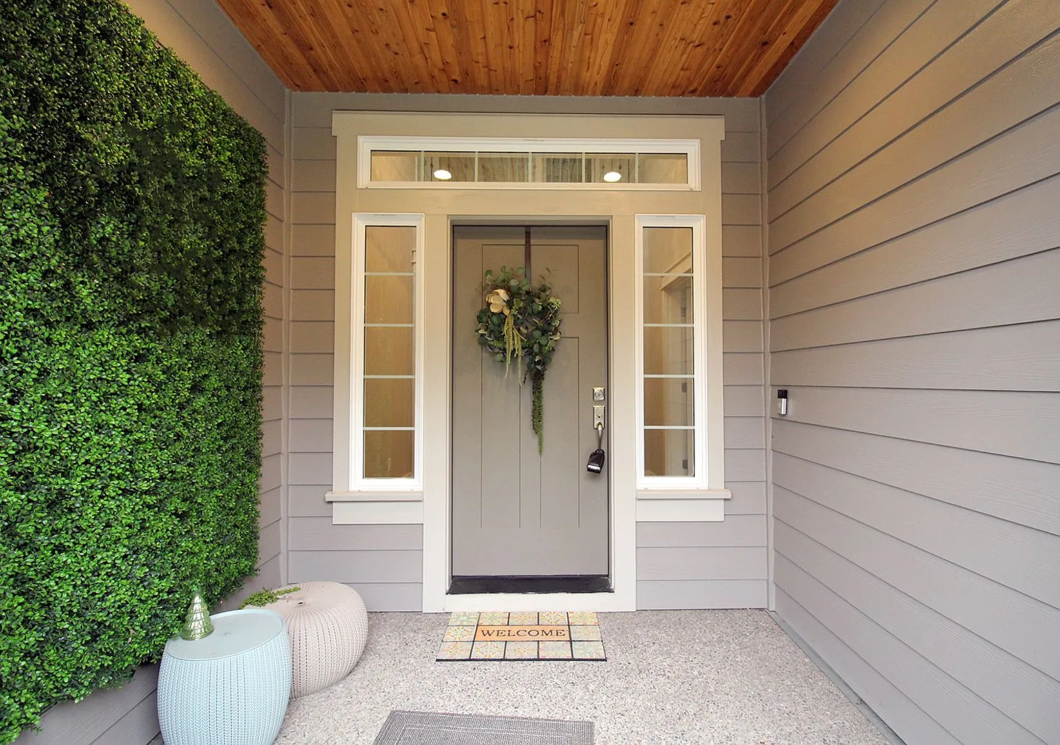 Gorgeous Modern Construction 4 Bed/2.5 Bath Home on Quiet Street — Photo 2