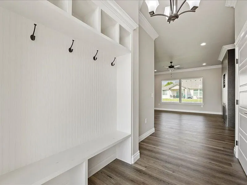 4 bed, 3.0 bath, 2428 sqft, $3,700 — Photo 4