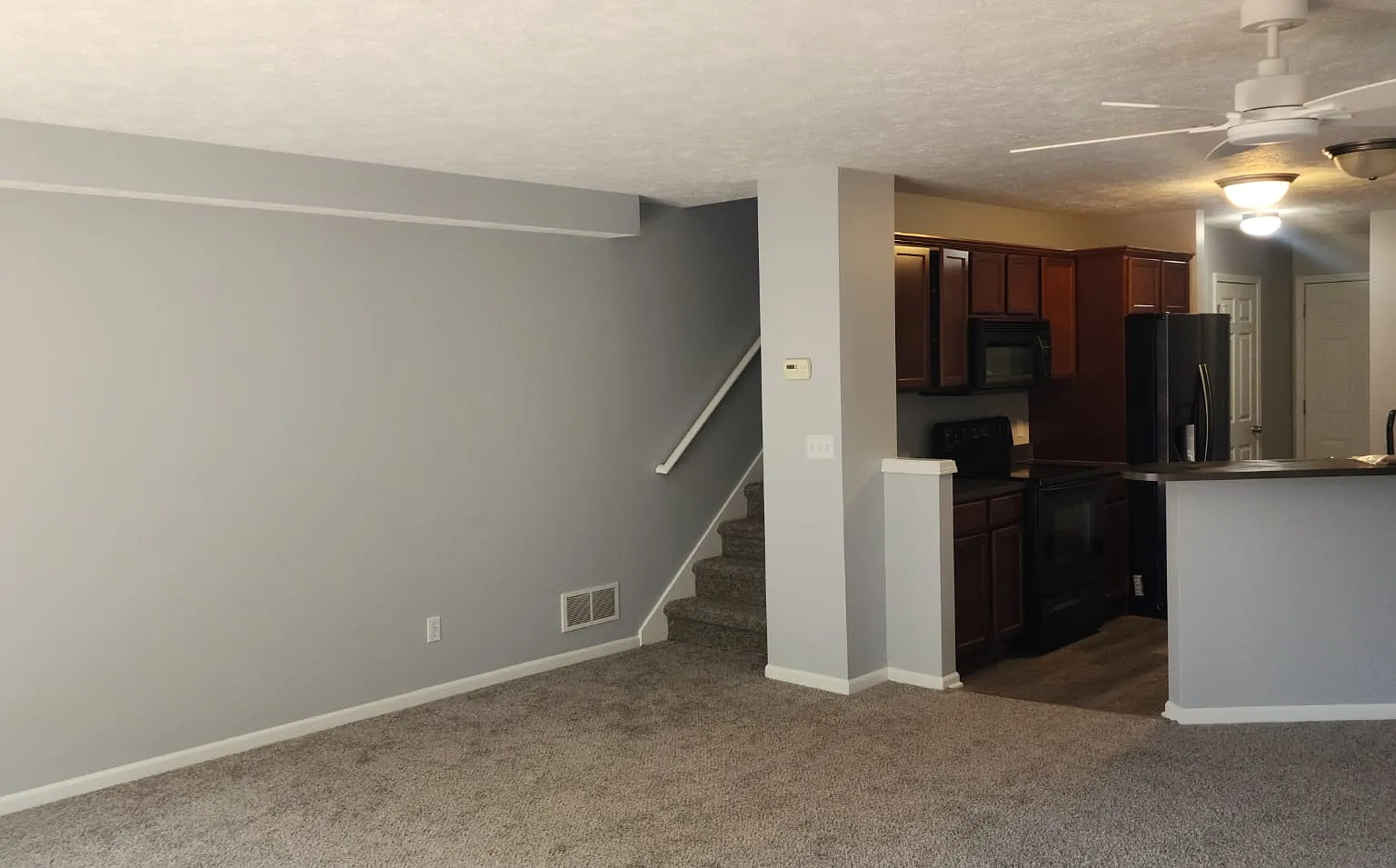 3 bed, 2.5 bath, 1660 sqft, $2,290 — Photo 3