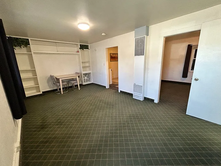 821 W Main St. — Photo 5